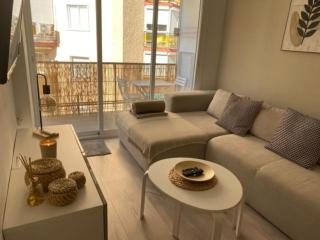 Casa Picaso Elegance, one bedroom city center apartment with balcony BY NAMASTE ELITE - Torremolinos - 8