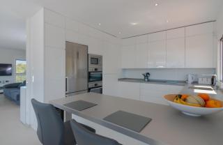 Villa Near Beach in Marbella with Heated Pool - 3