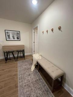 Modern Queen - Belleville - 3