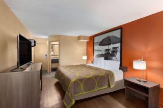 Super 8 by Wyndham Myrtle Beach/Market Common Area - Myrtle Beach - 1