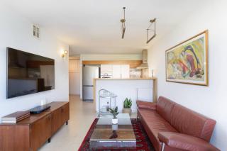 Neta's Central 3BR Gem Close to the Beach with Bomb Shelter in Tel Aviv - 5