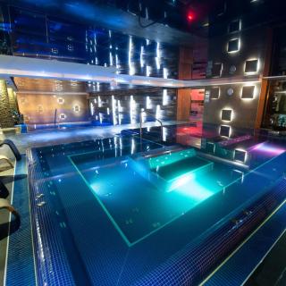 Penthouse with Free PARKING and Free BIKES, wellness 8 min walk - Budapest - 7