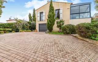 Beautiful Home In Six-Fours-Les-Plages - 2