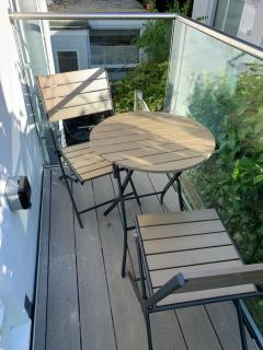 Lovely flat, balcony & woodstove, parking close - 5