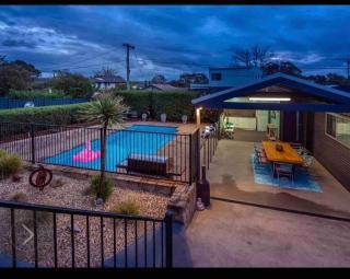 Resort style home pool spa sauna - Phillip - 4