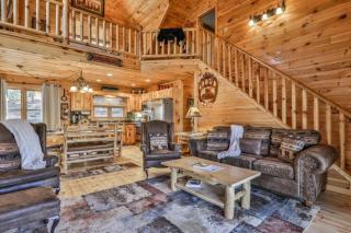 Luxury Babbling River Mtn Home - 3 Master Suites - Hot Tub - Great Price! - Ellijay - 4