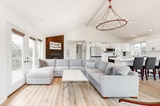 The Capella - Pacific City - 1