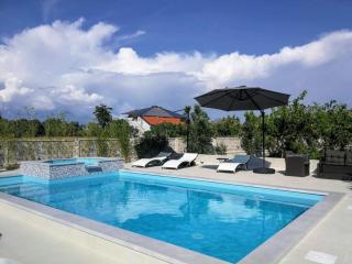 Apartments with a swimming pool - by TA Leut tourist agency - Privlaka - 0