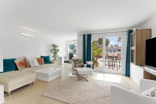 Seahorse Waterfront Pool Home Close to Everything - Dania Beach - 4