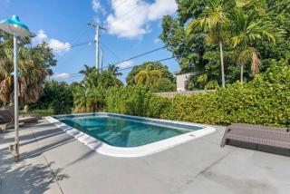 Tropical Pool Loft with SMART TVS - Fort Lauderdale - 5