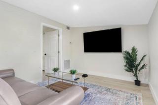 Tropical Pool Loft with SMART TVS - Fort Lauderdale - 4