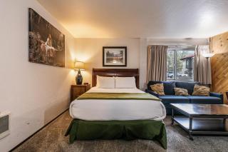 Cozy Studio w/Kitchenette Easily Accessible #113 at Donner Lake Village - Truckee - 4