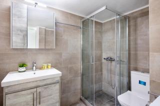 Spacious apartment with partial Acropolis view - 7