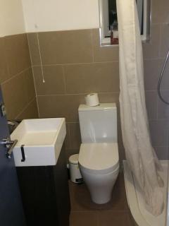 LOVELY 1 BED FLAT WITH GOOD TRANSPORT LINKS. - Morden - 1