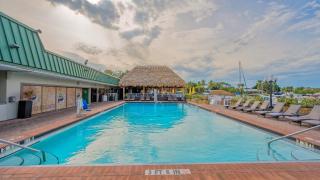ALL-NEW Waterfront with Balcony,Pool,Tiki Bar,Gym - Sarasota - 7