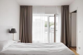 Modern City Retreat w. workspace - 7