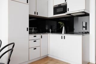 Modern City Retreat w. workspace - 4