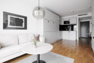 Cozy, Modern Studio w. Workspace - 0