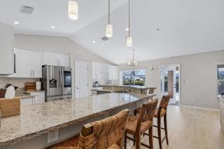Southern Exposure, Saltwater Pool - Villa Solaris - Roelens Vacations - Cape Coral - 3