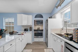 Book NOW! Walk to Beach - Large Private Yard - Fire Pit - Dog Friendly - Panama City Beach - 6
