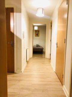 Spacious City Centre flat free parking& superfast WIFI - 6