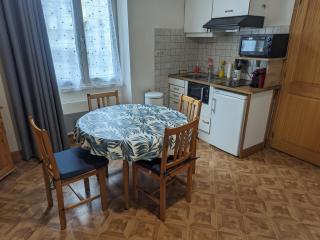 Appartement 3 étoiles tout confort, près des thermes, avec toit-terrasse ensoleillé à Bourbonne-les-Bains - FR-1-611-97 - 4