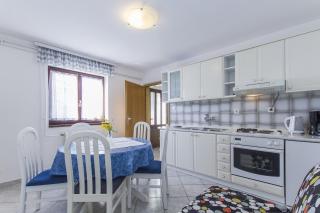 Apartments Emilia - 4