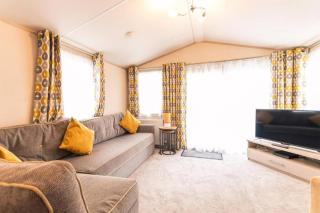 Cedar Lodge With Hot Tub - 5