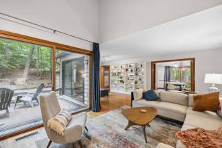 Large, private home on forested lot in Chapel Hill - 5