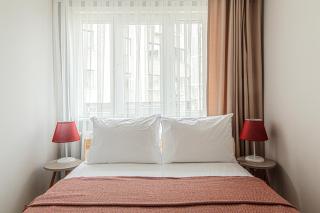 In Istanbul Center, 1BR Bright Top-Floor Apt - 0