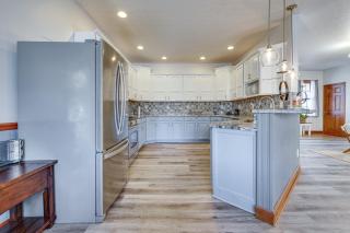 Elegant Pataskala Home with Hot Tub and Fire Pit! - 1