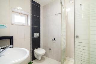 In Istanbul Center, 1BR Bright Top-Floor Apt - 6