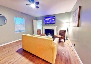 Cozy 3-Bedroom, 2-Bathroom Haven in Tulsa! - 0