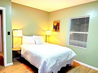 Cozy 3-Bedroom, 2-Bathroom Haven in Tulsa! - 3