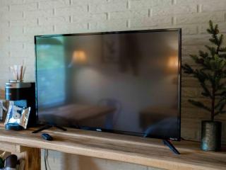 Stonegate Lodge King Bed Fast WiFi 40in TV Salt Water Pool Room #309 - 4