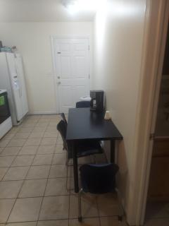 Crystal Room 1 Guest House near 12mins to EWR airport / Prudential / NJIT / Penn station - Newark - 8
