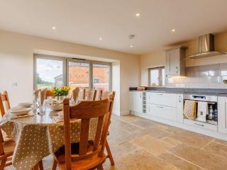 3 Bed in Whitchurch 88915 - - 3