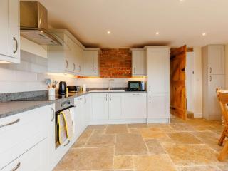 3 Bed in Whitchurch 88915 - - 4