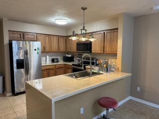 A stylish and Comfy Place to Stay - Gainesville - 3