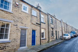 Cosy 2-Bed Cottage in a World Heritage Village - 9
