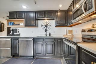 Walk to Grand Lake Modern Monkey Island Condo - Afton - 2