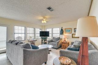 Gulf Coast Views Waterfront Surfside Beach Home! - 7