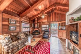 Deer Meadows: Adorable, Centrally Located Ruidoso Cabin with Private Hot Tub! - 7