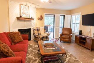 Grisham's View Condo: Central Condo with a Golf Course View! - Ruidoso - 2