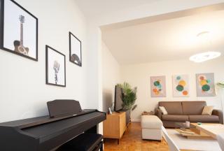 Tour Eiffel & Champs Elysees - 2 BR gorgeous & bright 75m2 - free weekly housekeeping - for business and working purposes only - Paris - 6