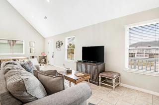 Bluetopia Blue Wahoos Beach House - 3