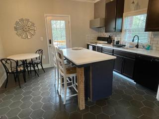 Clayton's 1910 Restored Mill House-near Burlington - 4