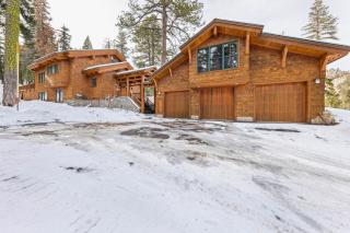 Copperleaf Lodge - Updated Alpine Meadows Chalet w Private Hot Tub, Ski Shuttle! - Alpine Meadows - 9