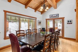 Copperleaf Lodge - Updated Alpine Meadows Chalet w Private Hot Tub, Ski Shuttle! - Alpine Meadows - 4