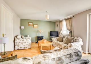2 Bed in Salhouse oc-1250 - 0